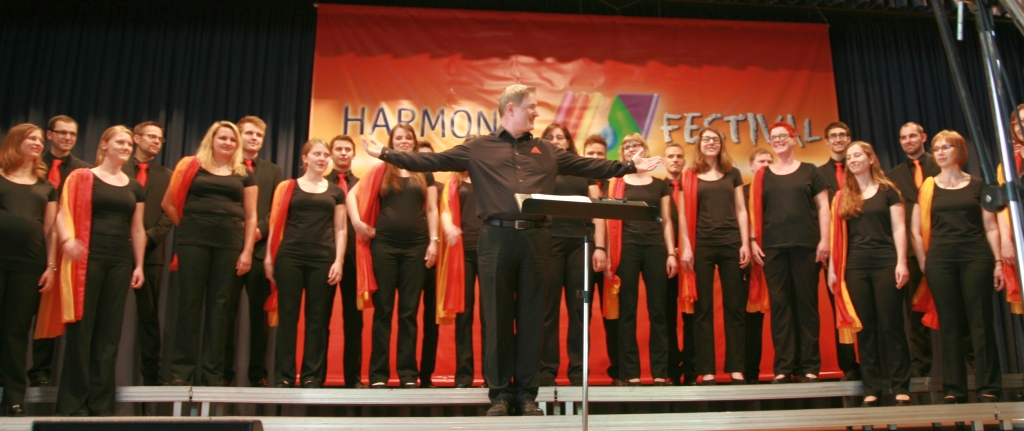 Cantamus Gießen kurz nach seinem Auftritt im Konzertsaal beim nationalen Wettbewerb des Harmonie-Festivals (Foto: A. Seel) 2017 cantamus harmoniefestival01