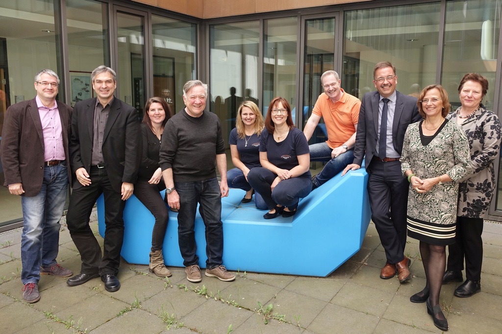 Gruppenbild nach der Pressekonferenz zum Kulturfonds Gießen-Wetzlar (Foto: Manuel Heinrich) Gruppenbild nach der Pressekonferenz zum Kulturfonds Gießen-Wetzlar (Foto: Manuel Heinrich)